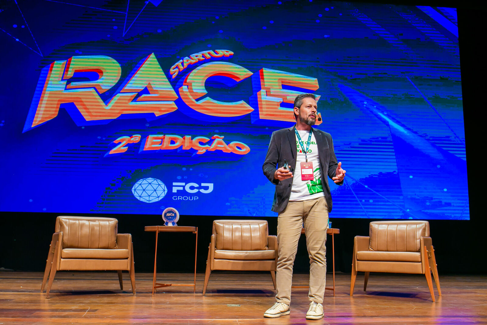 Apresentação do Startup Race no palco principal